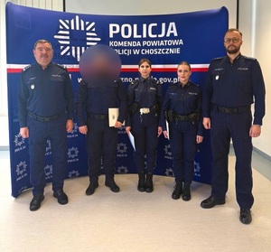 Komendanci Komendy Powiatowej Policji w Choszcznie wraz z nominowanymi policjantami